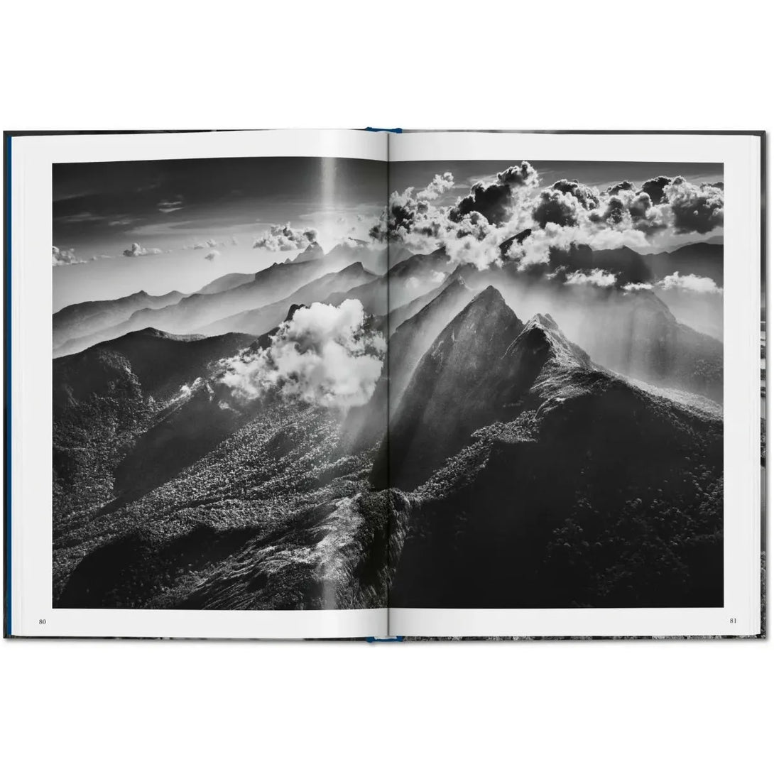 Sebastião Salgado. Amazônia - The Missing Piece Company