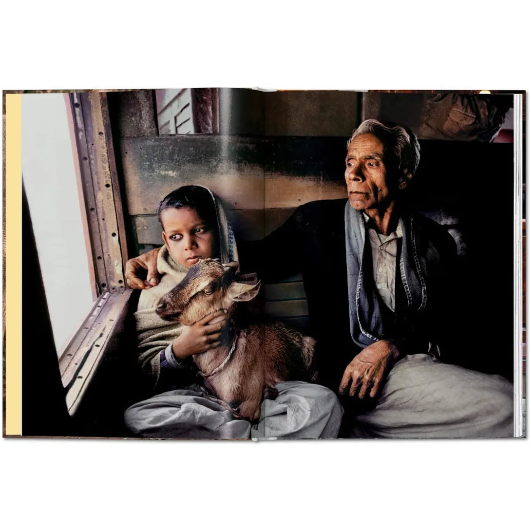 Steve McCurry. Animals - The Missing Piece Company