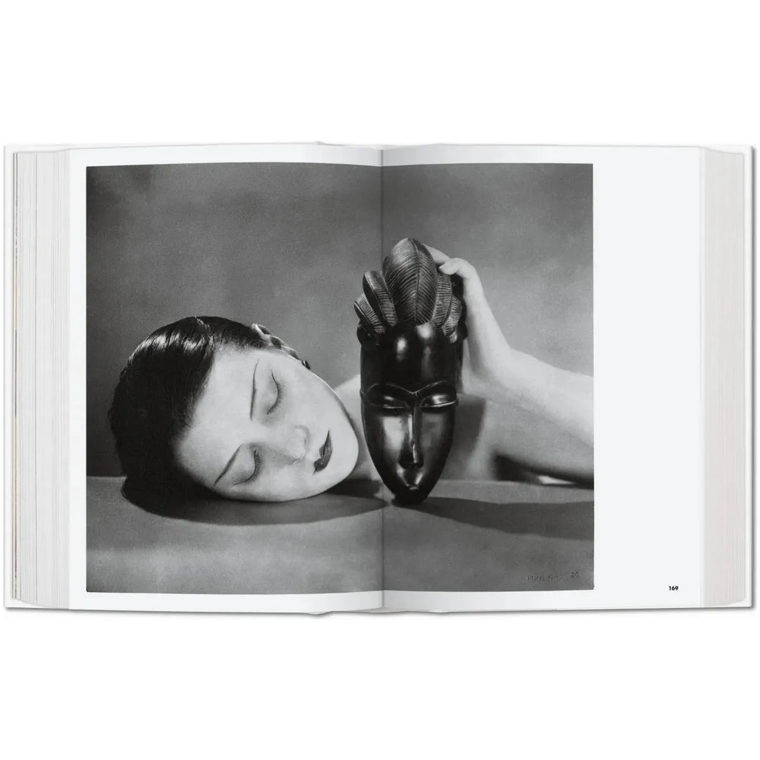 Photo Icons. 50 Landmark Photographs and Their Stories - The Missing Piece Company