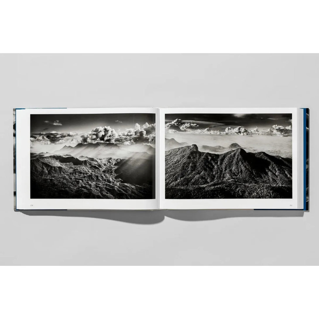 Sebastião Salgado. Amazônia - The Missing Piece Company