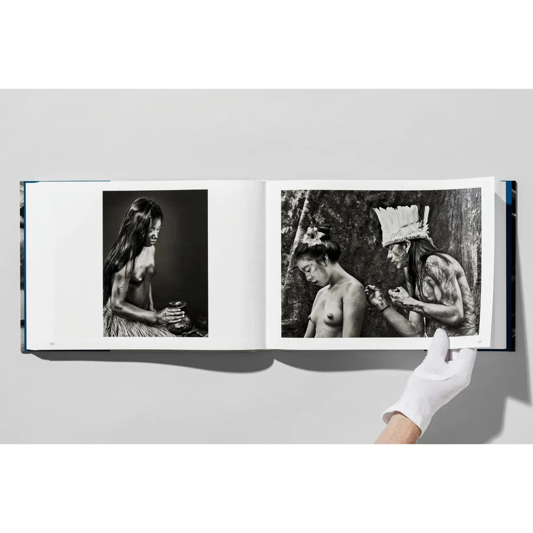 Sebastião Salgado. Amazônia - The Missing Piece Company