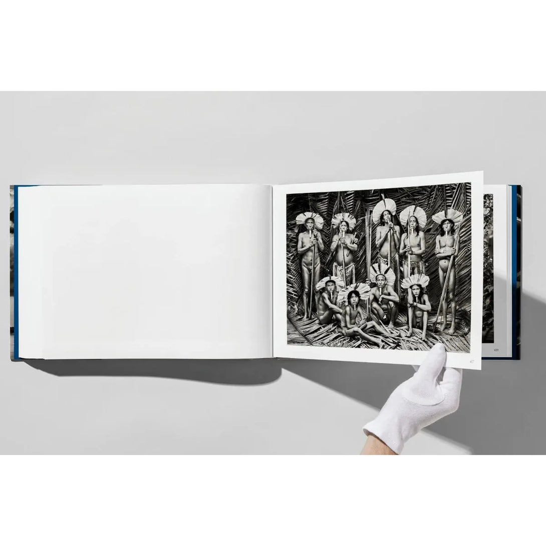 Sebastião Salgado. Amazônia - The Missing Piece Company