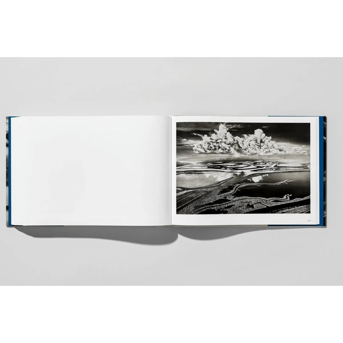Sebastião Salgado. Amazônia - The Missing Piece Company