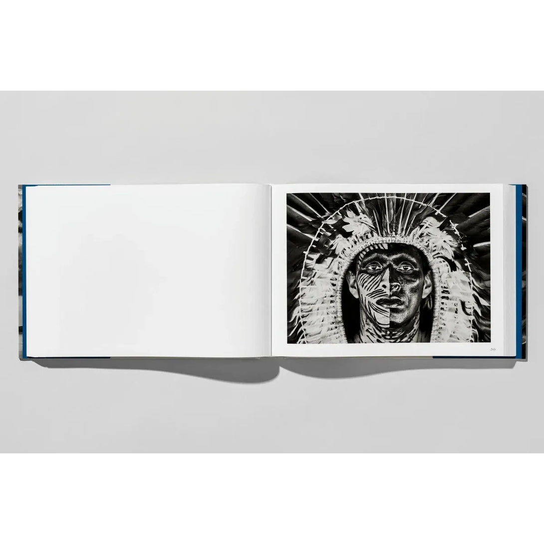 Sebastião Salgado. Amazônia - The Missing Piece Company