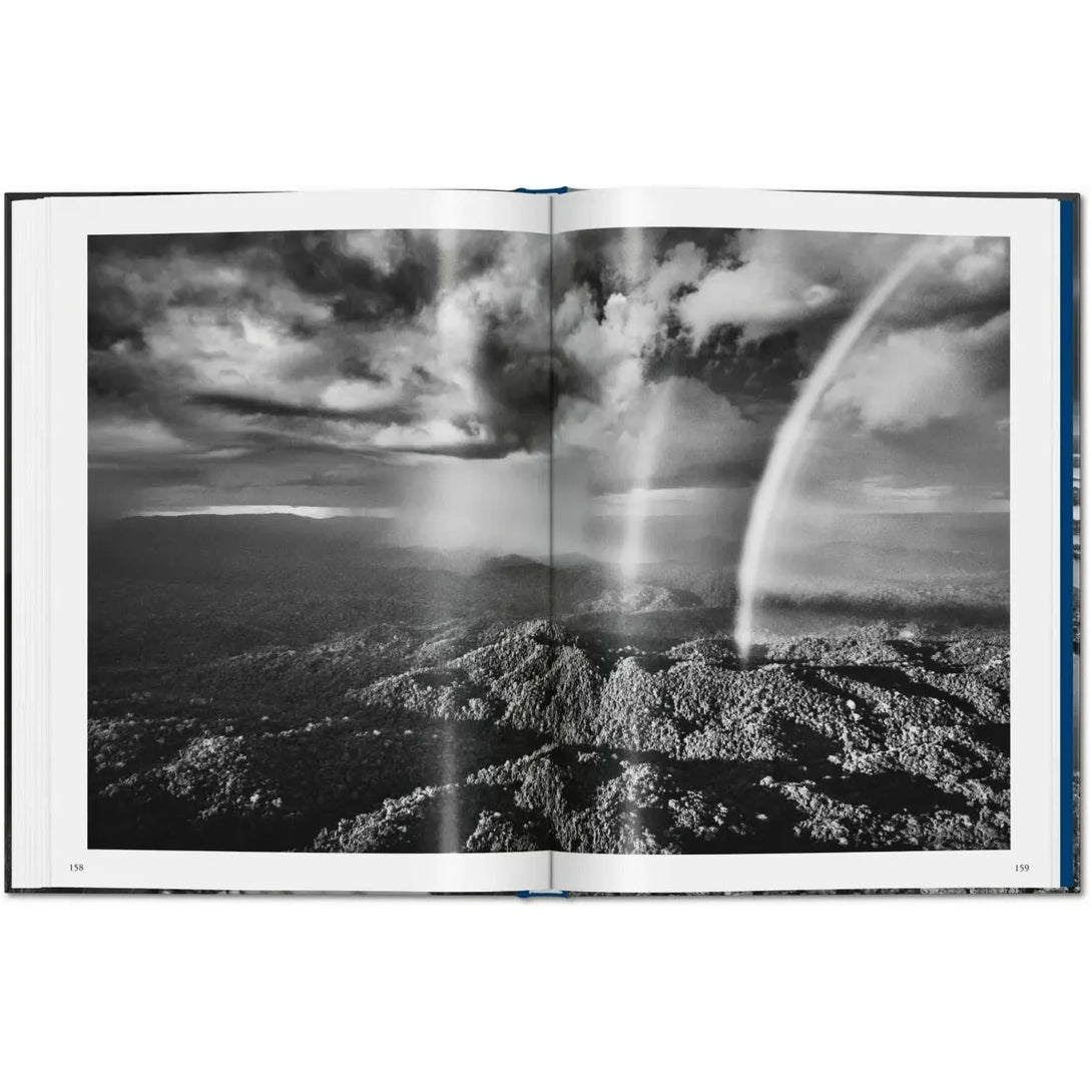 Sebastião Salgado. Amazônia - The Missing Piece Company
